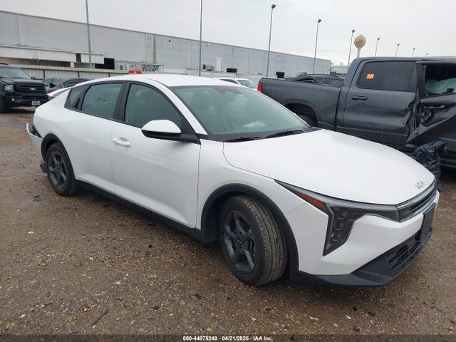 Salvage Kia K4 Image