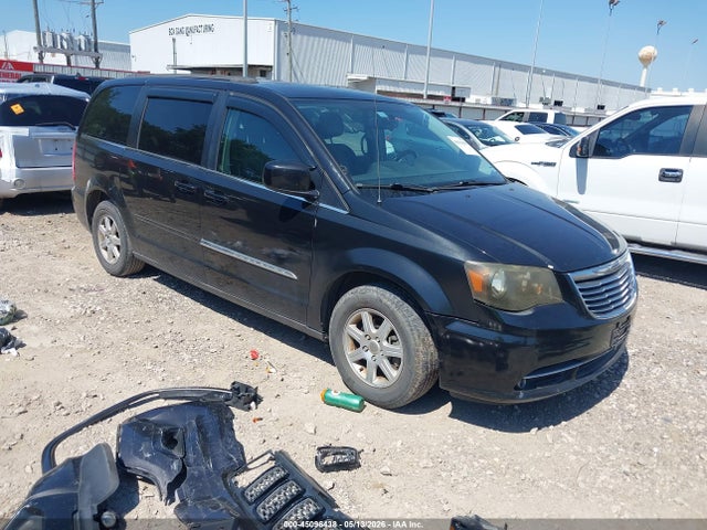 Salvage Chrysler Town & Country Image