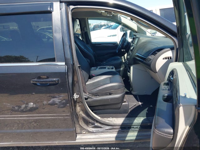 Chrysler Town & Country Touring