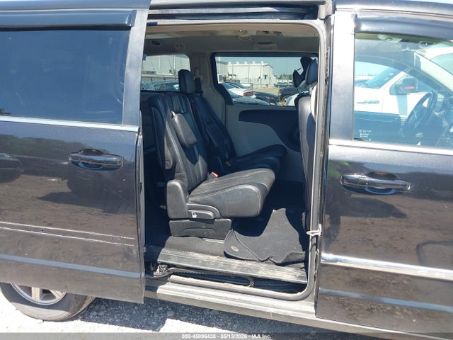 Chrysler Town & Country Touring