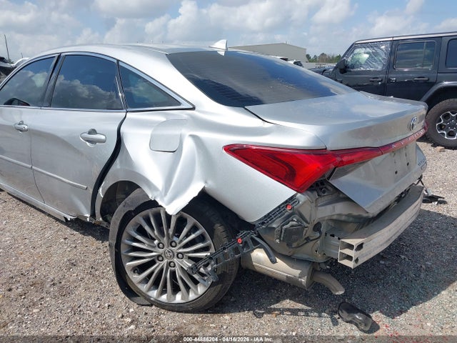 Toyota Avalon Limited Hybrid