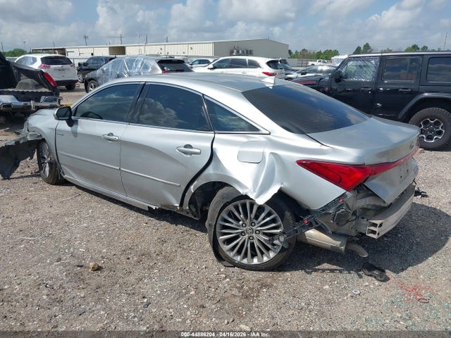 Toyota Avalon Limited Hybrid