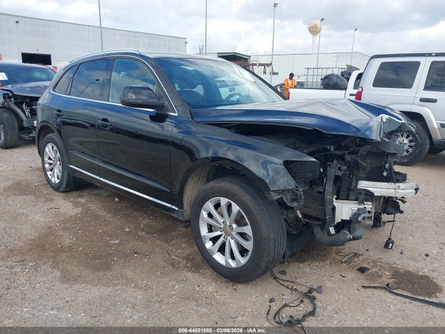 Salvage Audi Q5 Image