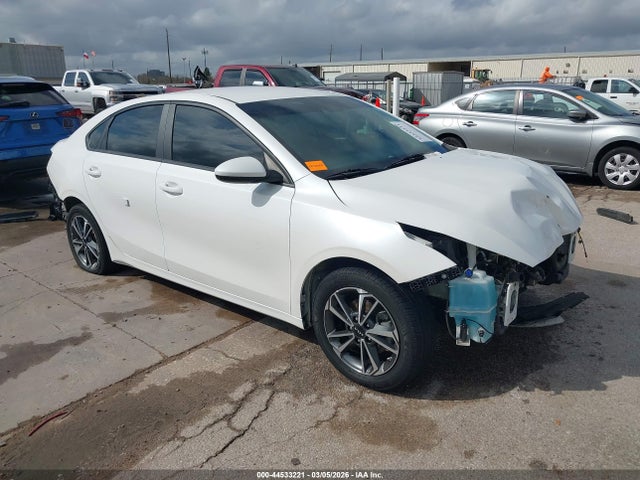 Salvage Kia Forte Image
