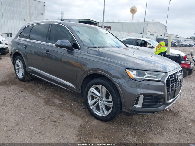 Salvage Audi Q7 Image