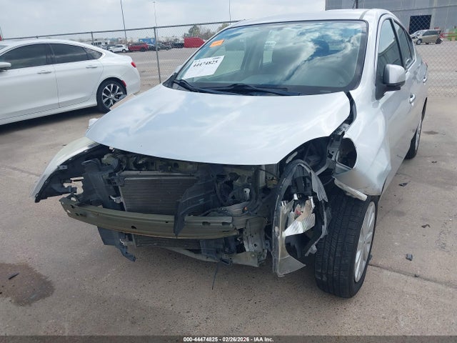 Nissan Versa 1.6 Sv