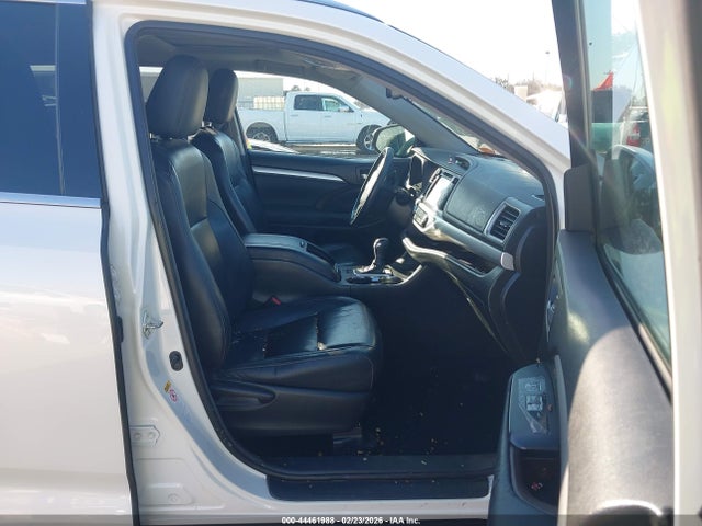 Toyota Highlander Xle V6