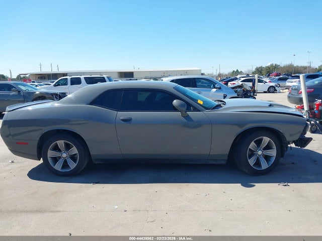 Dodge Challenger Sxt