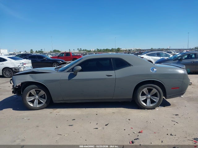 Dodge Challenger Sxt