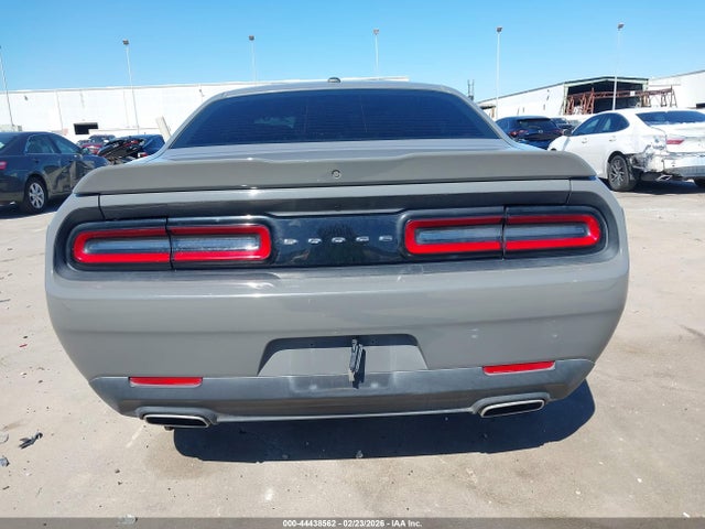 Dodge Challenger Sxt