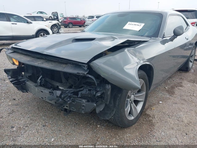 Dodge Challenger Sxt