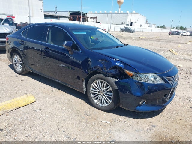 Salvage Lexus Es Image