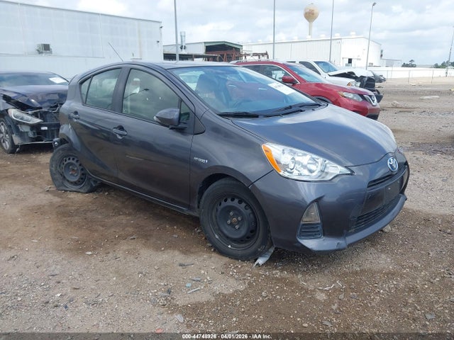 Salvage Toyota Prius c Image