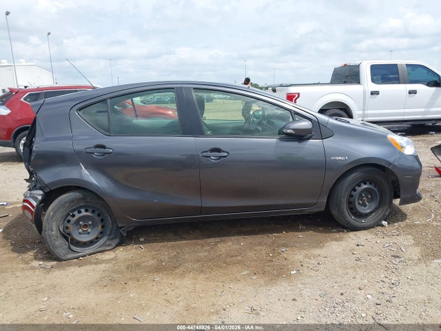Toyota Prius c Two