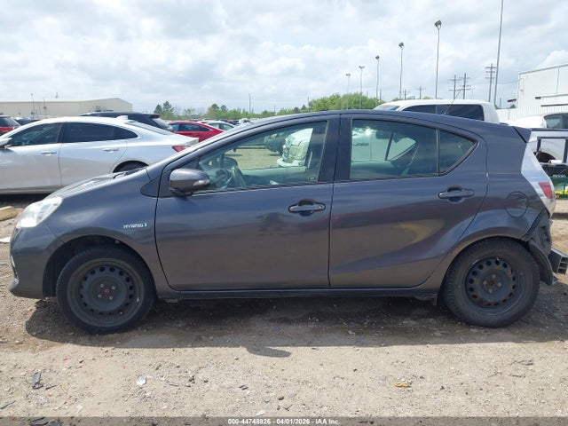 Toyota Prius c Two