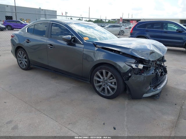 Salvage Mazda Mazda3 Image