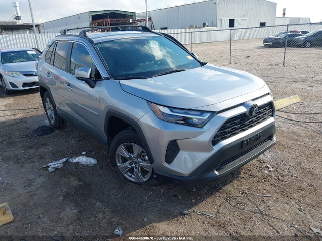 Salvage Toyota RAV4 Image
