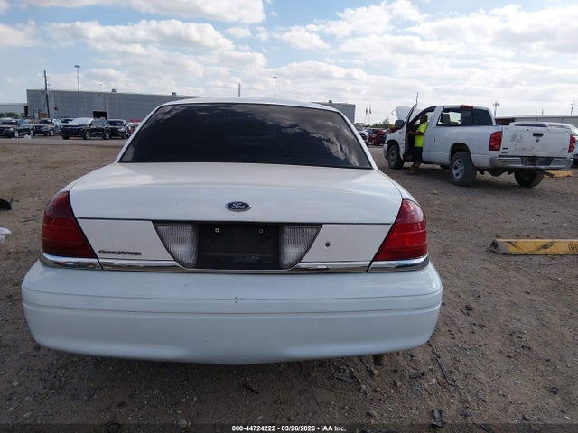 Ford Crown Victoria Standard