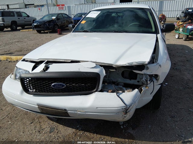 Ford Crown Victoria Standard