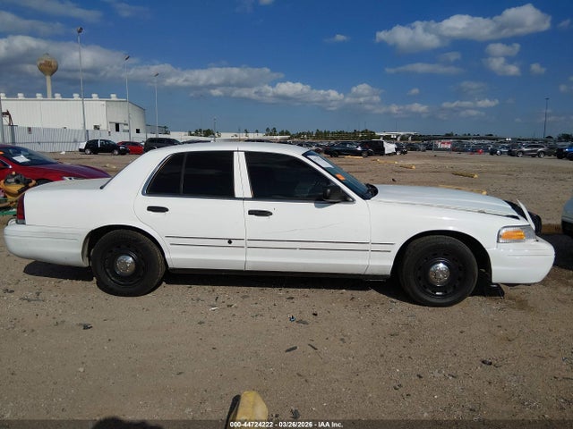 Ford Crown Victoria Standard