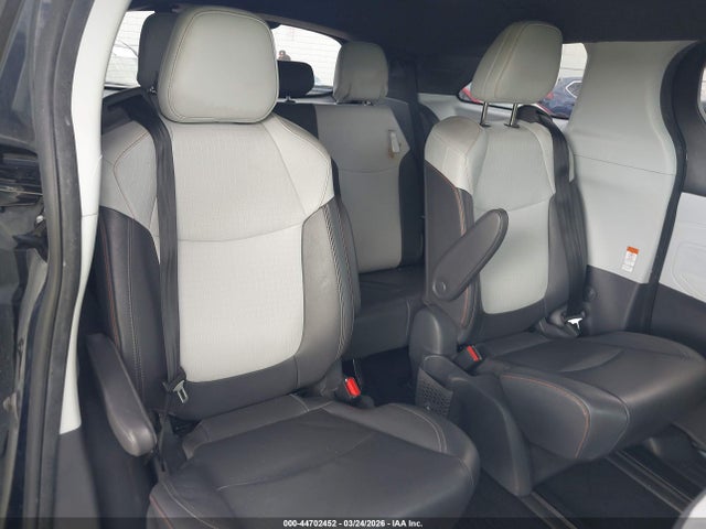 Toyota Sienna Xse