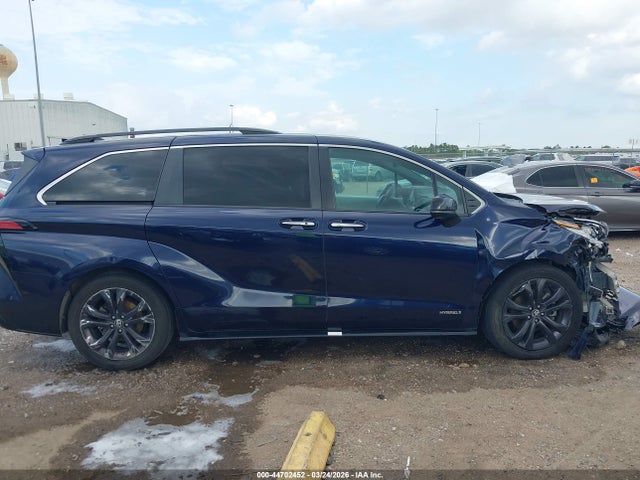 Toyota Sienna Xse