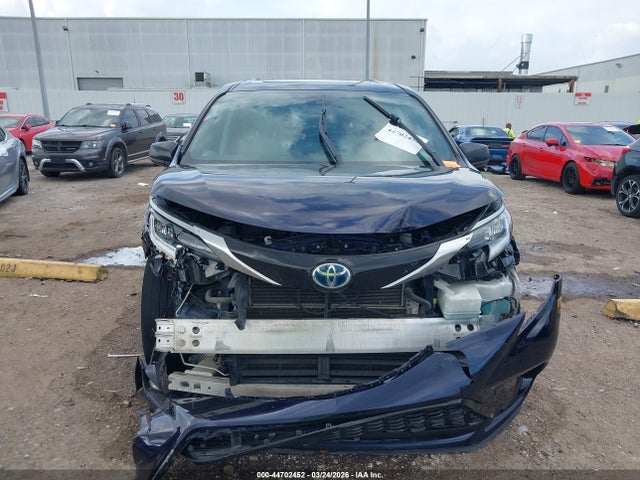 Toyota Sienna Xse