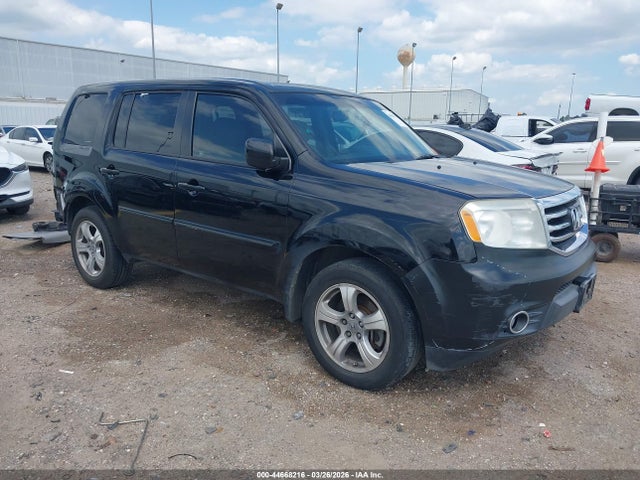 Salvage Honda Pilot Image