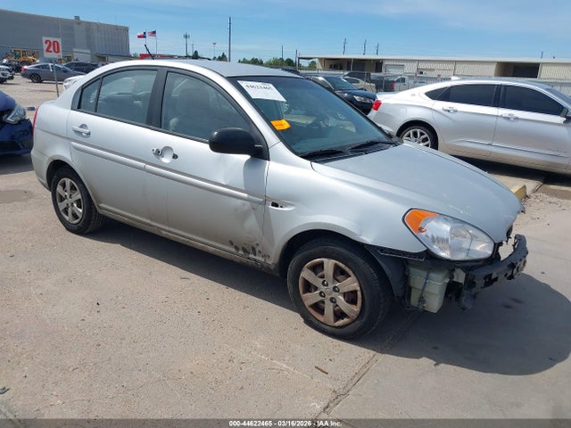 Salvage Hyundai ACCENT Image