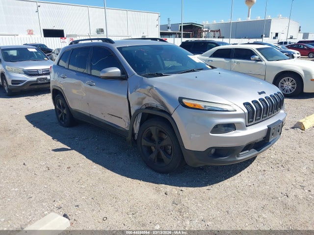 Salvage Jeep Cherokee Image