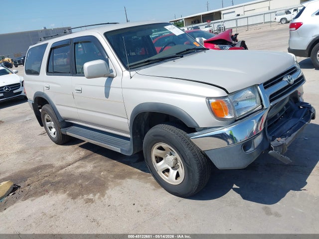 Salvage Toyota 4Runner Image