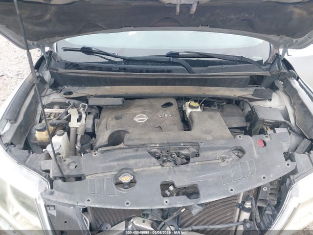 Nissan Pathfinder Sv