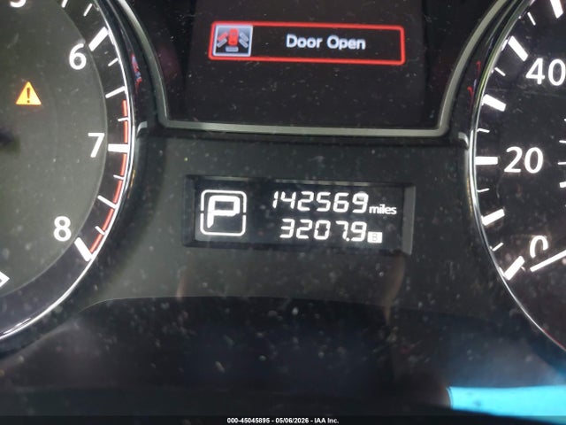 Nissan Pathfinder Sv