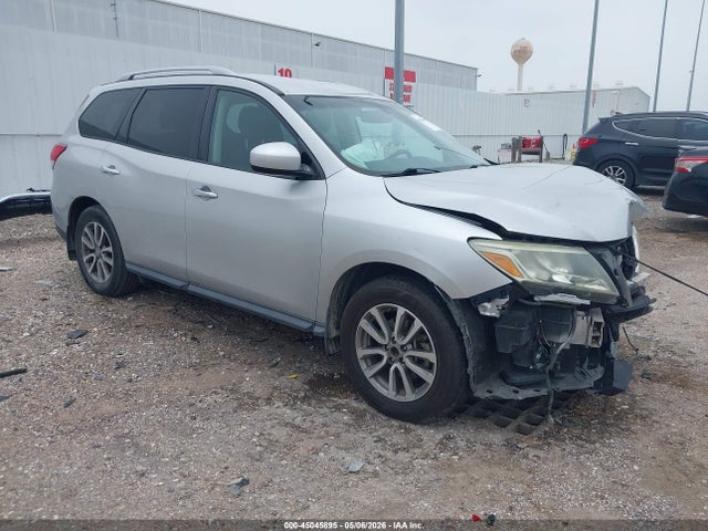 Salvage Nissan Pathfinder Image