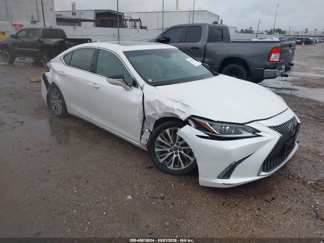Salvage Lexus Es Image