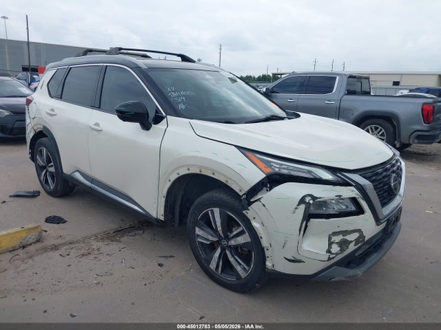 Salvage Nissan Rogue Image