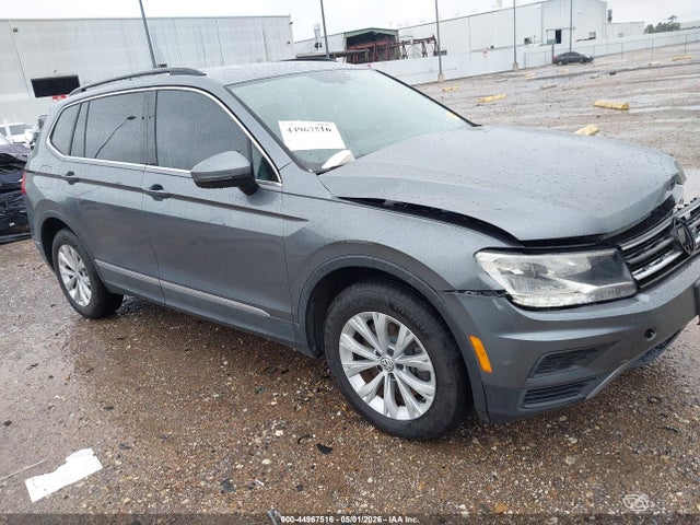 Salvage Volkswagen Tiguan Image