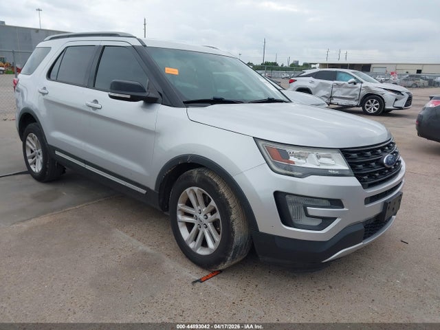 Salvage Ford Explorer Image