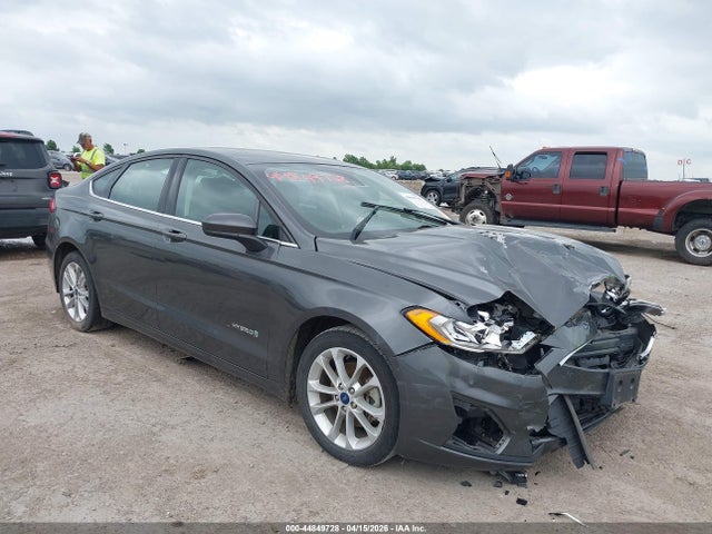 Salvage Ford Fusion Image