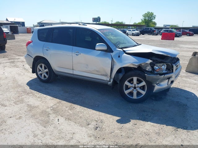 Salvage Toyota RAV4 Image