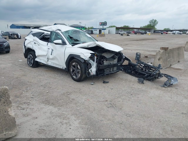 Salvage Hyundai TUCSON Image