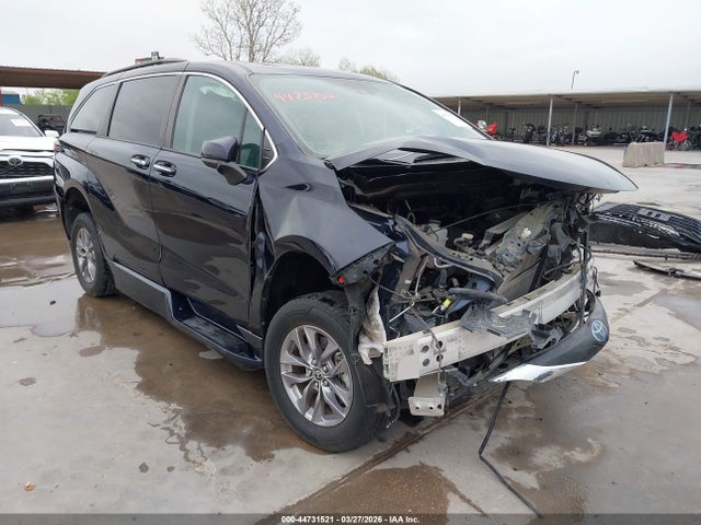 Toyota Sienna Xle