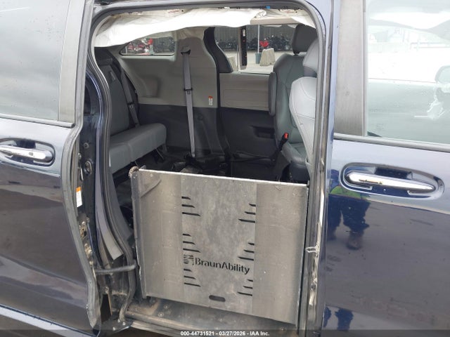 Toyota Sienna Xle