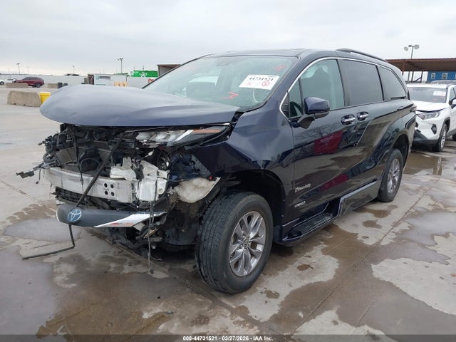 Toyota Sienna Xle