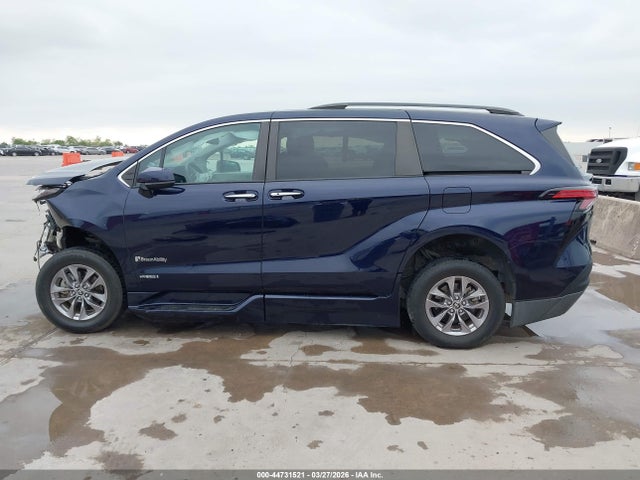 Toyota Sienna Xle