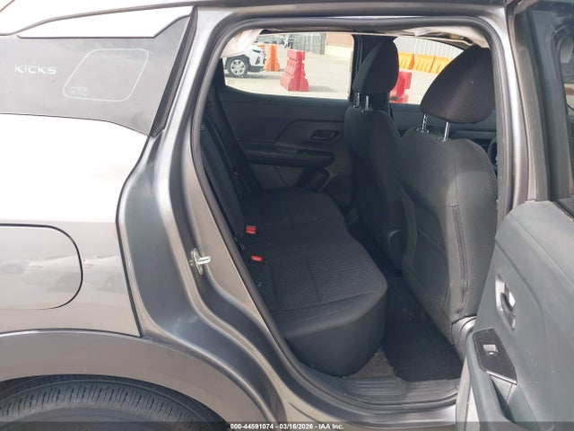 Nissan Kicks S Fwd