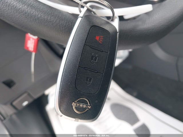 Nissan Kicks S Fwd