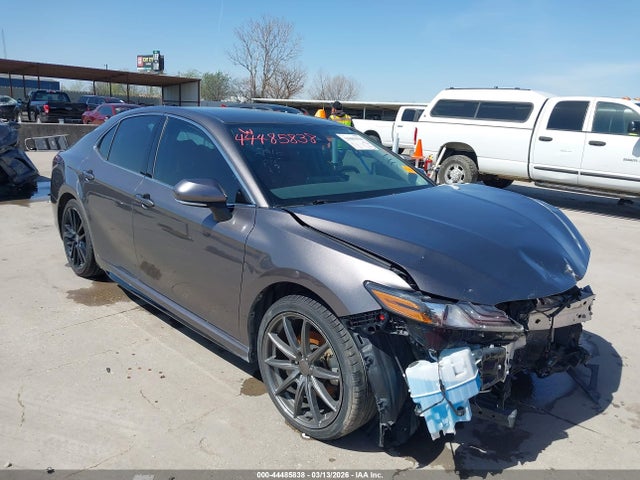 Salvage Toyota Camry Image
