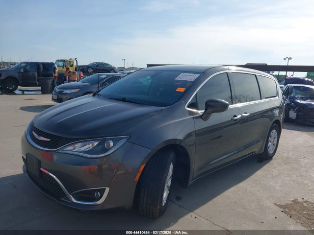 Chrysler Pacifica Touring Plus