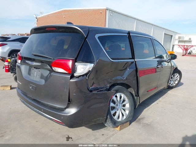 Chrysler Pacifica Touring Plus